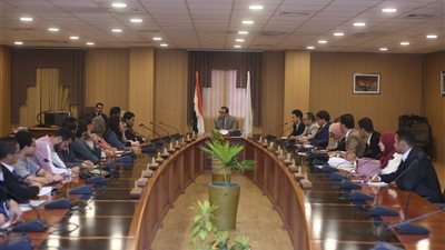 مجلس معاوني رئيس جامعة المنصورة يناقش اقتراحات الطلاب لتطوير الأنشطة