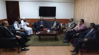 «النور» يناقش مشاكل المواطنين مع محافظ الفيوم