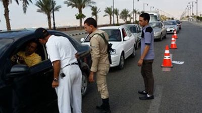 ضبط 100 مخالفة مرورية في حملة تزامنا مع مولد «عبد الرحيم القنائي»