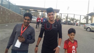 أحمد الشيخ يصل إستاد القاهرة لمؤازرة الأهلي (صور)