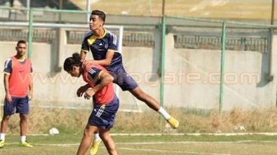 «فوزي وأيمن» يوقعان للفريق الأول لكرة القدم بـ«المصري»