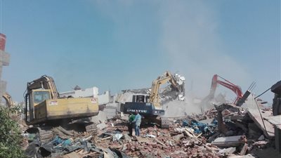 محافظ مطروح: انتهاء جميع الإزالات بمنطقة الصيادين برأس البر (صور)