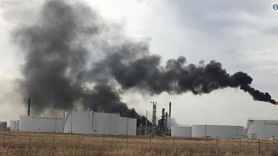 إصابة 20 شخصا في انفجار مصفاة نفط بأمريكا (صور)