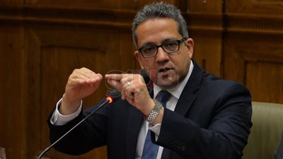 الآثار الإسلامية شوكة في حلق وزير الآثار.. 20 واقعة سرقة بالمساجد.. المياه الجوفية تهدد المناطق.. التعديات بالجملة.. ونقل المنابر والمقتنيات لتخزينها واستبدالها بمقلدات يفتح الملف