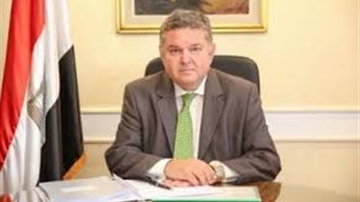 وزير قطاع الأعمال: خطة تطوير الغزل والنسيج تتكلف 21 مليار جنيه