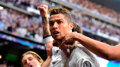 ليلة ملكية في أبطال أوروبا.. رونالدو يقود ريـال مدريد للفوز بثلاثية.. رقم مميز لزيدان.. النجم البرتغالي: خطوة واحدة على النهائي.. سيميوني: أتلتيكو يتمسك بالأمل.. وخالد بيومي: الدون تفوق على ميسي