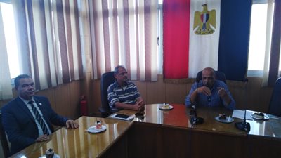 رئيس جهاز دمياط يكرم العاملين بعد انتهاء خدمتهم