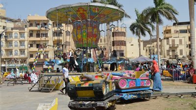 «المراجيح والحلوى».. أبرز مظاهر الاحتفال بمولد أبو الحجاج بالأقصر (صور)
