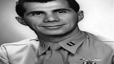 نشرة الصحف العبرية: يديعوت أحرونوت تنعي وفاة طيار إسرائيلي أحبط هجوما مصريا في 1948.. الكنيست يصادق على قانون يقضي بحبس راشقي الحجارة 20 عامًا.. و«تقرير لوكر» يثير مخاوف ضباط جيش الاحتلال