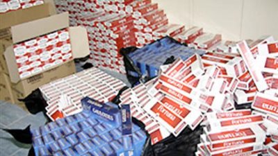 ضبط 3 آلاف علبة سجائر صينى بحوزة تجار بقنا