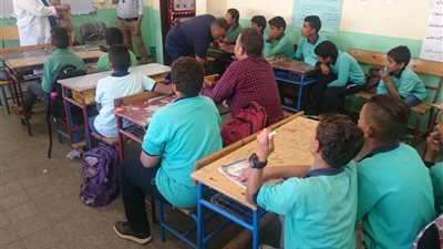 الكشف على 1200 في قافلة جسور الخير لجامعة المنصورة بدهب