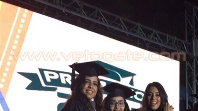 بالصور .. جميلات «الواحة» يحتفلن بالحصول على البكالوريا