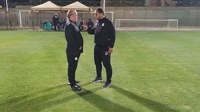 أيمن زين يسلم شوقي غريب تقريرا طبيا شاملا للاعبي المنتخب الأوليمبي