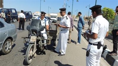 مرور الجيزة يحرر 1250 مخالفة انتظار خاطئ وحجز 42 توك توك