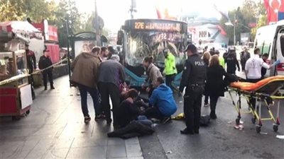 إصابة 13 شخصا في حادث دهس على موقف للحافلات بإسطنبول