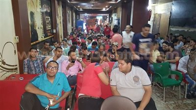 بالصور.. مشادات بين جماهير الأهلي والزمالك في طنطا قبل مباراة القمة