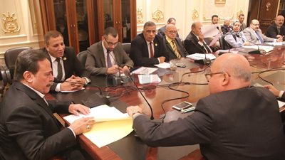 إرجاء مناقشة أزمة عمال التشجير لحين حضور الوزراء المعنيين للبرلمان