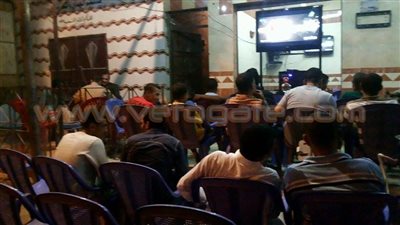 بالصور.. شاشات عرض لمتابعة مباراة القمة بأسيوط