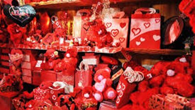 الغرفة التجارية: 10% تراجعا بأسعار الهدايا في عيد الحب المصري