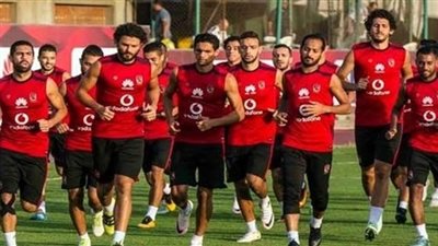 الاتحاد الأفريقي يخطر الأهلي بـ«حكام» مباراة القطن