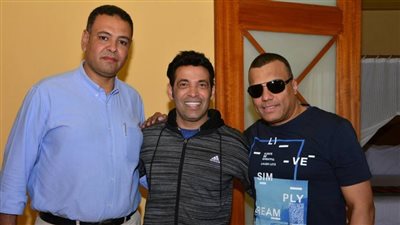 سعد الصغير وأسرته في «طابا هايتس» استعدادا لحفله الليلة (صور)