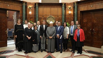 شيخ الأزهر: تعاليم الإسلام والأديان ليست مسئولة عن جرائم المنتسبين إليها