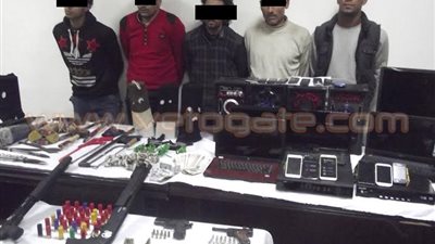 بالصور.. حبس تشكيل تخصص في السرقة بالإسكندرية