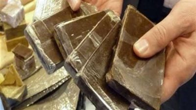 سقوط مسجل خطر بحوزته 112 فرش حشيش في الجيزة