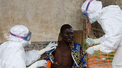 «الأيبولا» فيروس يهدد العالم.. الطب يقف عاجزًا أمامه.. «الصحة العالمية» ترصد 100 مليون دولار لمكافحته.. وطوارئ في جميع المطارات للحد من انتشاره.. والسعودية تفرض حظرًا على تأشيرات ا