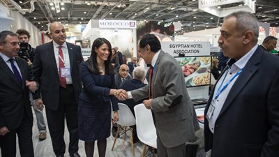 السياحة تغازل الإنجليز ببورصة لندن... جناح على شكل معبد فرعوني لجذب الزوار.. الاعتماد على التكنولوجيا الحديثة لتحقيق تجربة تفاعلية.. تصميم باب 