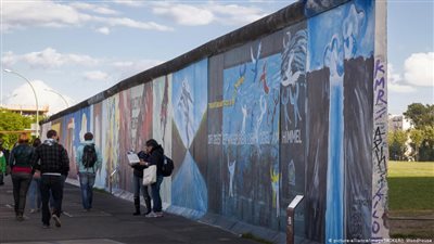 استطلاع: أكثر من نصف الألمان يرون أن ديمقراطية بلادهم في خطر