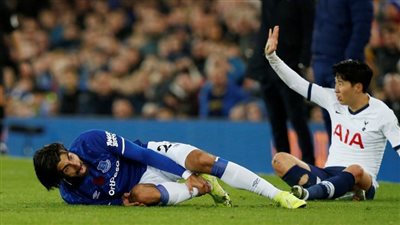 بالاستعانة بحالات مشابهة.. تعرف على مدة غياب جوميز عن الملاعب بعد إصابته المروعة