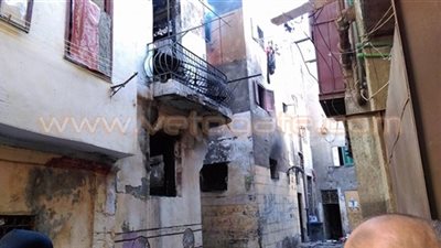 تفاصيل حريق باب الشعرية.. انفجار 5 أسطوانات بوتاجاز بمحل كشري.. النيران تمتد لعقار مجاور.. 15 سيارة إطفاء تنجح في مهمتها وإصابة عامل.. ومصدر أمني: احتراق 3 شقق سكنية وورشة