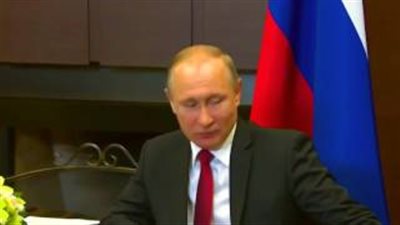 بالفيديو.. بوتين يمازح أردوغان: الوفد التركي لا يريد العمل