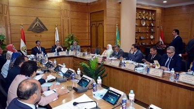 مجلس جامعة بنها يوافق على تشكيل لجنة الجوائز