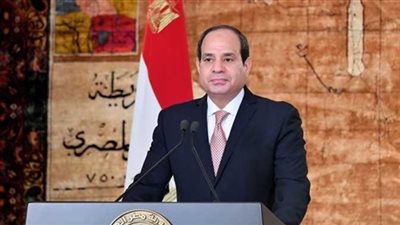 السيسي يصل مقر افتتاح مشروعات قومية في محافظتى السويس وجنوب سيناء