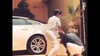 بالفيديو.. شاب ينفذ مقلبا مرعبا بشقيقه الأصغر