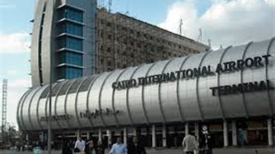 هبوط 4 طائرات اضطراريا بمطار القاهرة بدلا من برج العرب