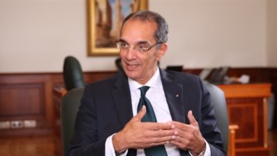وزير الاتصالات: تطوير مكاتب البريد واستبدال الشبكات الأرضية بالألياف الضوئية
