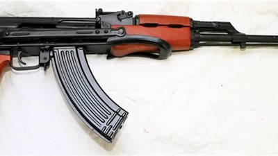 ضبط بندقية آلية وتدمير ٢٣ عشة في حملة أمنية شمال سيناء