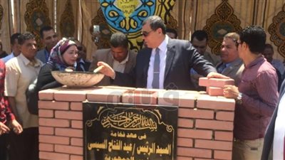 محافظ الفيوم يفتتح ويضع حجر أساس عدد من المشروعات (صور)