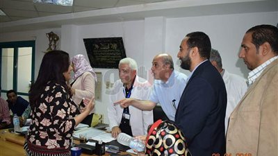 مشادة كلامية بين نائب ومدير مستشفى الغردقة العام (صور)