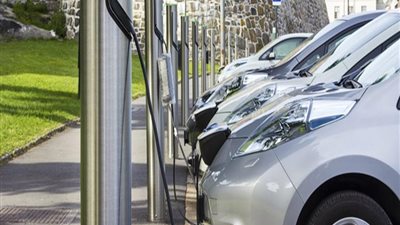 أسباب ارتفاع أسعار السيارات الكهربائية