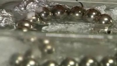 بالفيديو.. كيف تنظفين اكسسواراتك الفضة