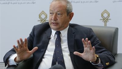 «ساويرس» عن مشكلات الاستثمار: كل وزير مش عايز يسيب ملليمتر من سلطته