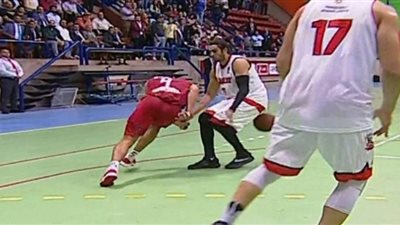 أول تعليق من لاعب سلة الأهلي صاحب أزمة «الكوبري» في مباراة الزمالك