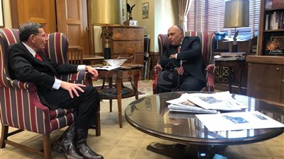 سامح شكري يعقد لقاءً مع السيناتور الجمهوري 