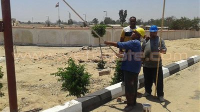 بالصور.. تركيب 300 عمود وصيانة 3 آلاف استعدادًا لافتتاح القناة الجديدة