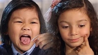 بالفيديو.. رد فعل أطفال يتذوقون طعام الأغنياء