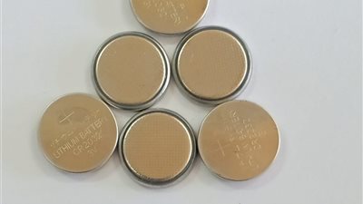 التعليم العالي: لأول مرة في مصر مركز بحوث وتطوير الفلزات ينتج بطاريات الليثيوم